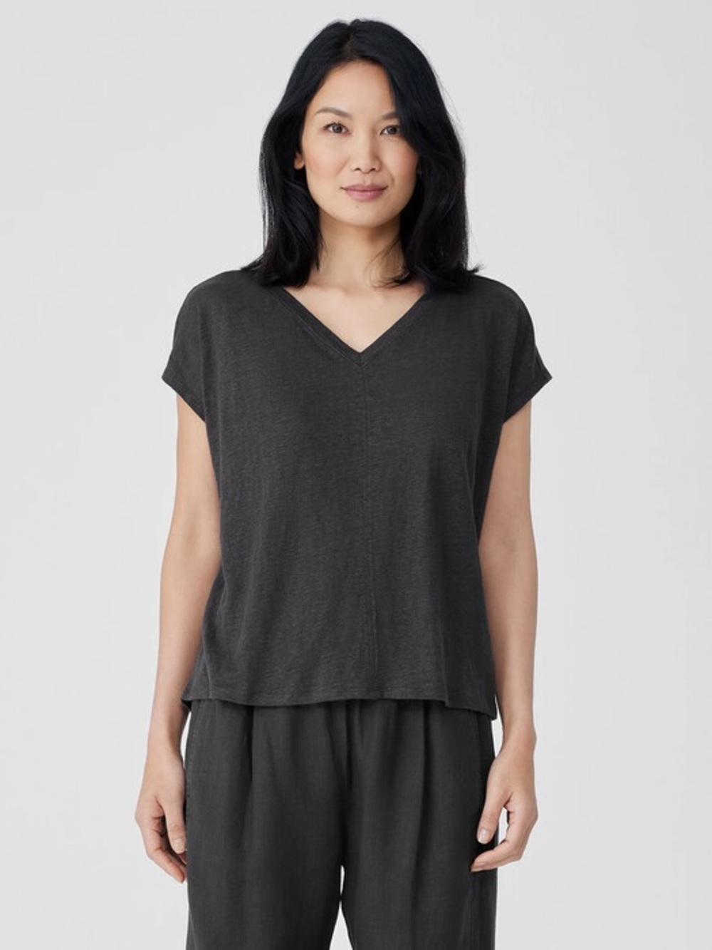 Women's Black V-Neck Short Sleeve Tee